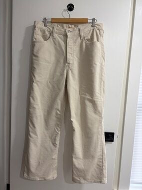 Levi’s Corduroy Ribcage Crop Boot Jean